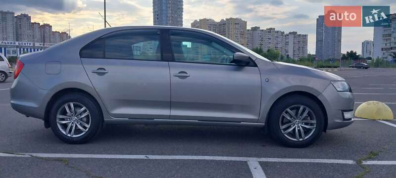 Лифтбек Skoda Rapid 2013 в Киеве