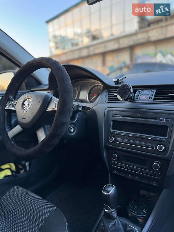 Ліфтбек Skoda Rapid 2013 в Дніпрі фото 7 Ліфтбек Skoda Rapid 2013 в Дніпрі