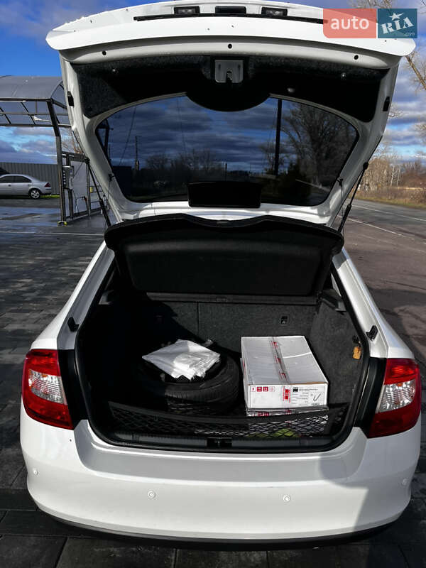 Лифтбек Skoda Rapid 2015 в Киеве фото 19 Лифтбек Skoda Rapid 2015 в Киеве