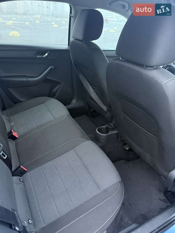 Лифтбек Skoda Rapid 2013 в Киеве фото 6 Лифтбек Skoda Rapid 2013 в Киеве