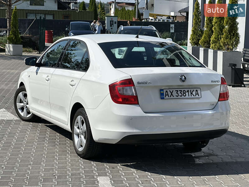 Лифтбек Skoda Rapid 2013 в Ровно