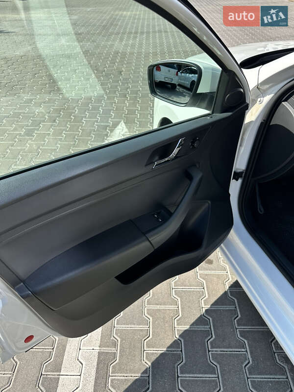 Лифтбек Skoda Rapid 2013 в Ровно