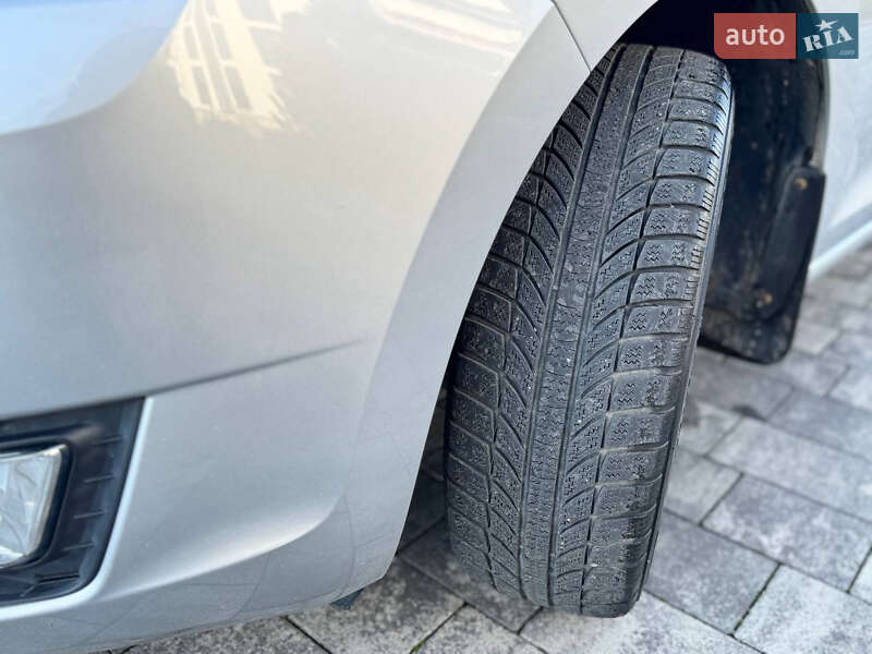 Хэтчбек Skoda Rapid 2013 в Мукачево