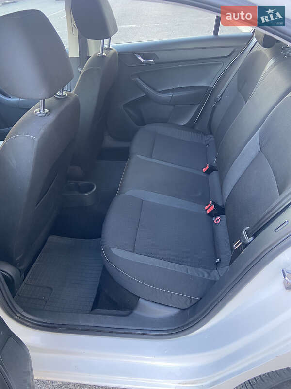 Лифтбек Skoda Rapid 2013 в Луцке