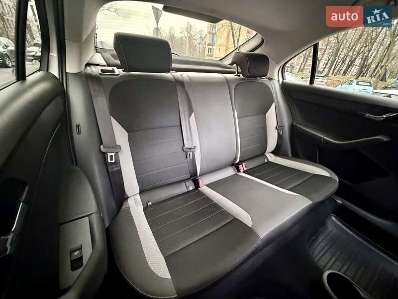 Лифтбек Skoda Rapid 2016 в Киеве