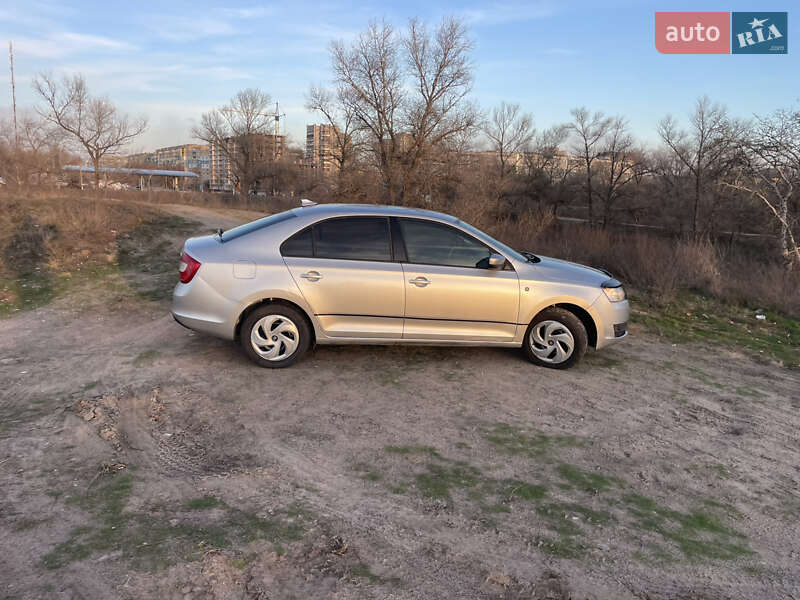 Лифтбек Skoda Rapid 2014 в Днепре