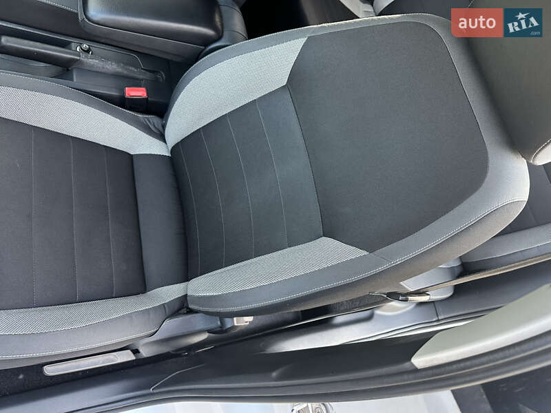 Лифтбек Skoda Rapid 2016 в Киеве фото 10 Лифтбек Skoda Rapid 2016 в Киеве