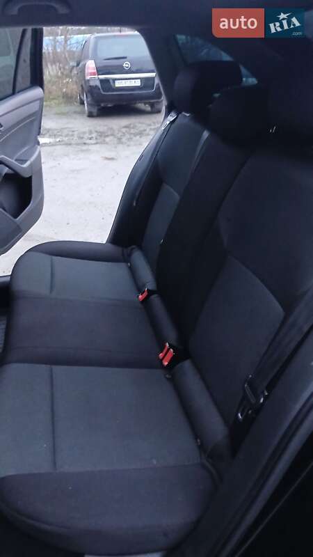 Лифтбек Skoda Rapid 2015 в Тернополе фото 44 Лифтбек Skoda Rapid 2015 в Тернополе