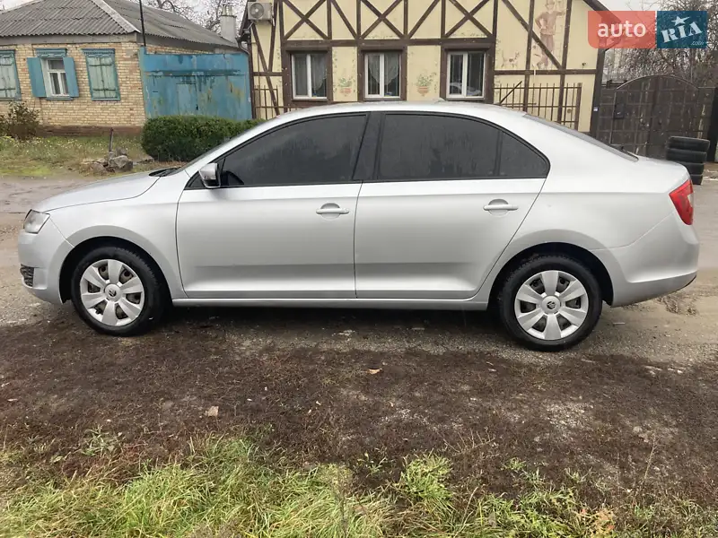 Skoda Rapid 2017 VIN TMBAF6NH9H4027349 фото оголошення 3 з 40