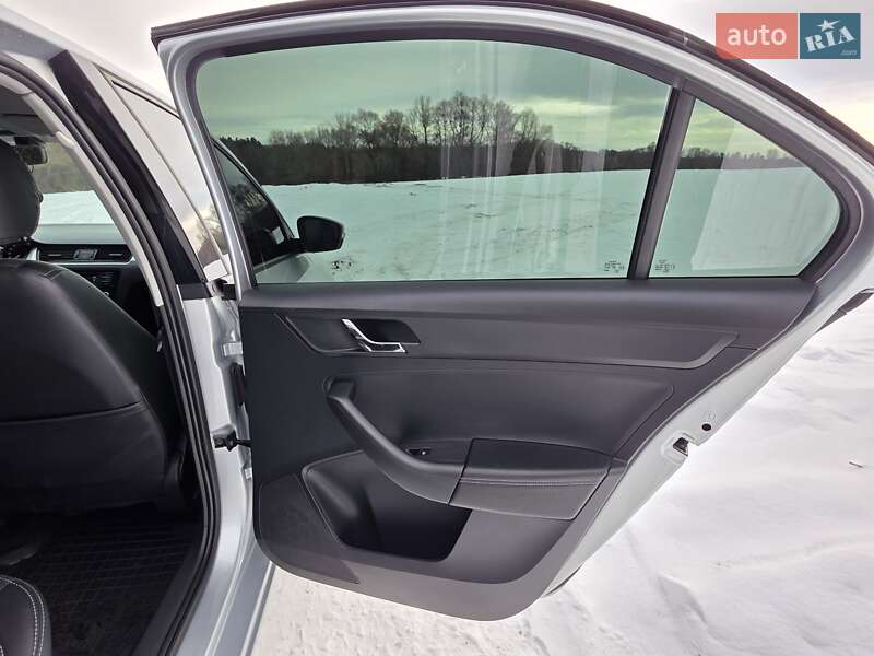 Лифтбек Skoda Rapid 2017 в Киеве фото 25 Лифтбек Skoda Rapid 2017 в Киеве