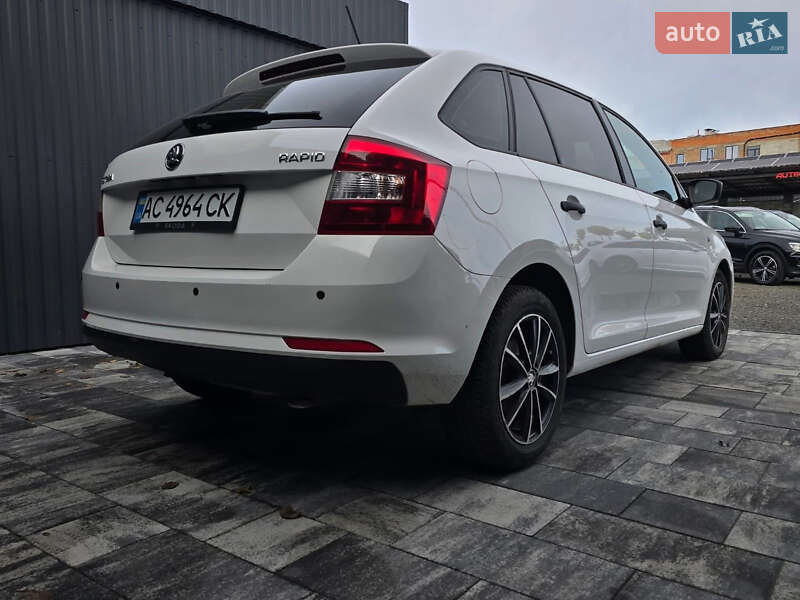 Хэтчбек Skoda Rapid 2015 в Луцке