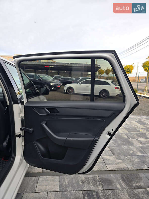 Хэтчбек Skoda Rapid 2015 в Луцке