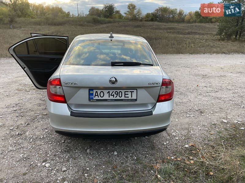 Ліфтбек Skoda Rapid 2014 в Кам'янському