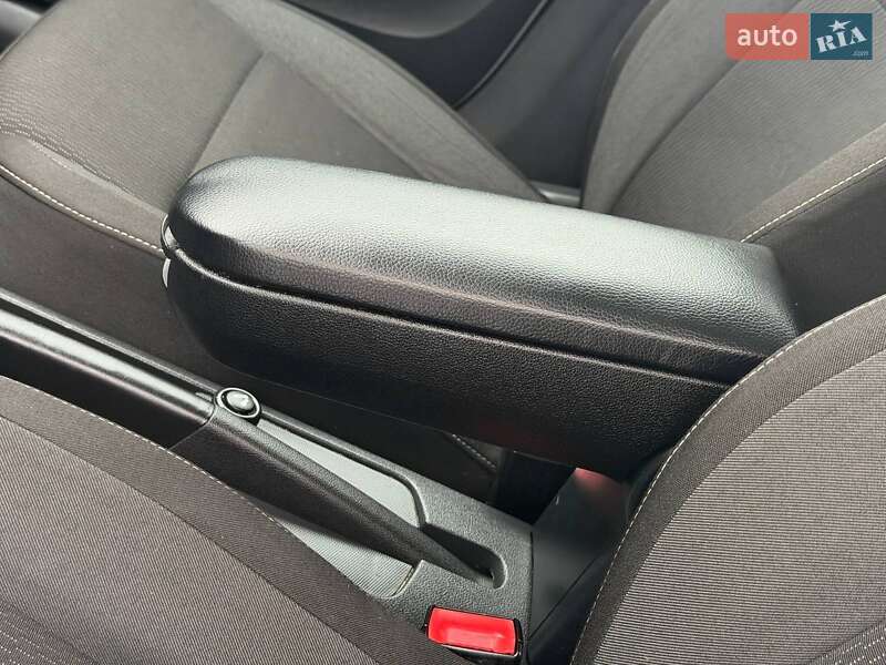 Лифтбек Skoda Rapid 2013 в Ахтырке фото 24 Лифтбек Skoda Rapid 2013 в Ахтырке