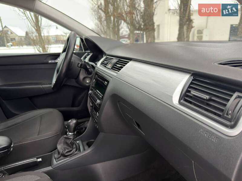 Лифтбек Skoda Rapid 2013 в Ахтырке фото 35 Лифтбек Skoda Rapid 2013 в Ахтырке