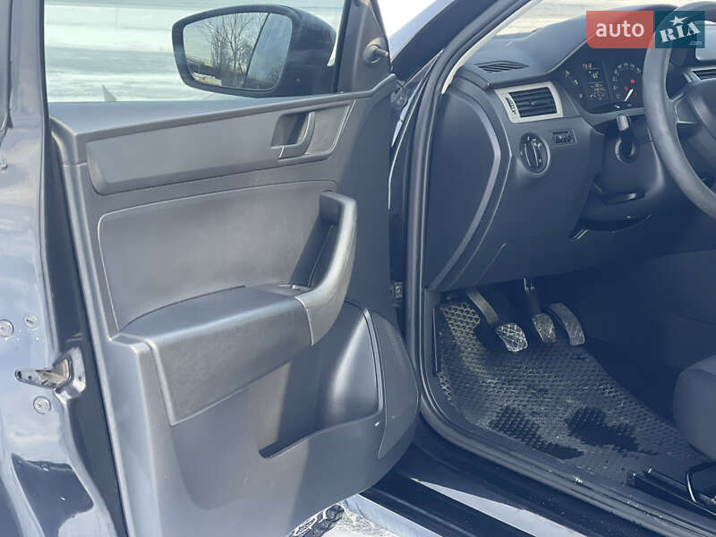 Лифтбек Skoda Rapid 2014 в Днепре фото 26 Лифтбек Skoda Rapid 2014 в Днепре