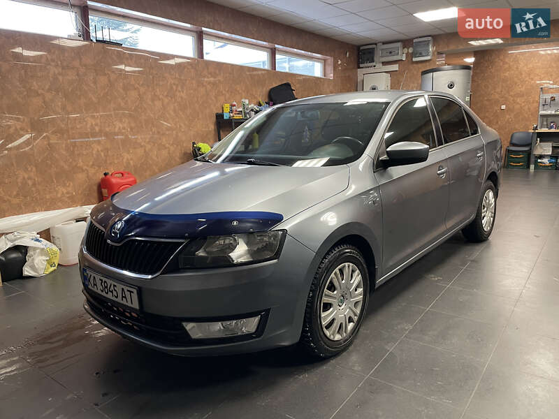 Лифтбек Skoda Rapid 2013 в Киеве фото Лифтбек Skoda Rapid 2013 в Киеве