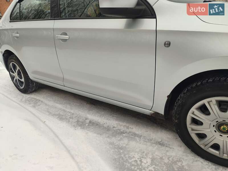 Лифтбек Skoda Rapid 2013 в Умани фото 6 Лифтбек Skoda Rapid 2013 в Умани