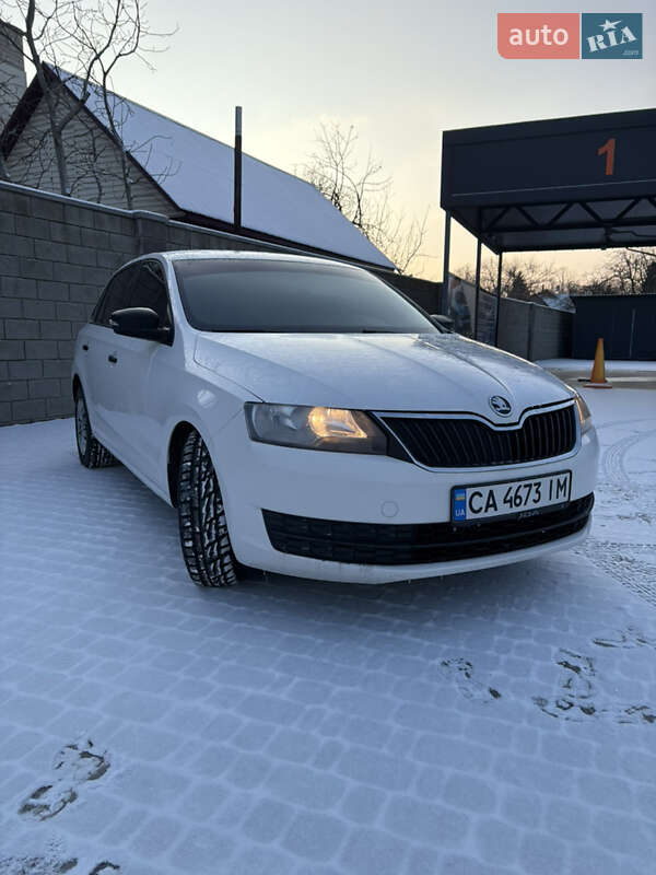 Хетчбек Skoda Rapid 2015 в Гадячі