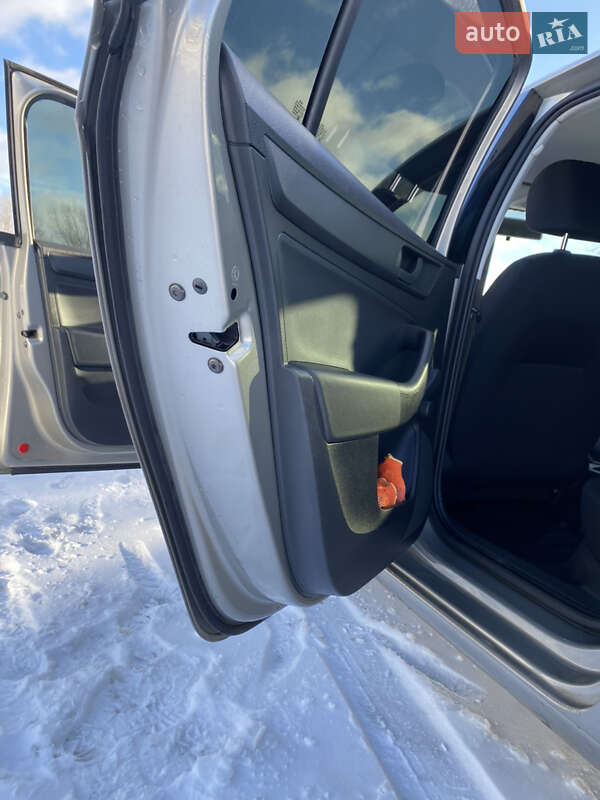 Хэтчбек Skoda Rapid 2014 в Чернигове фото 17 Хэтчбек Skoda Rapid 2014 в Чернигове