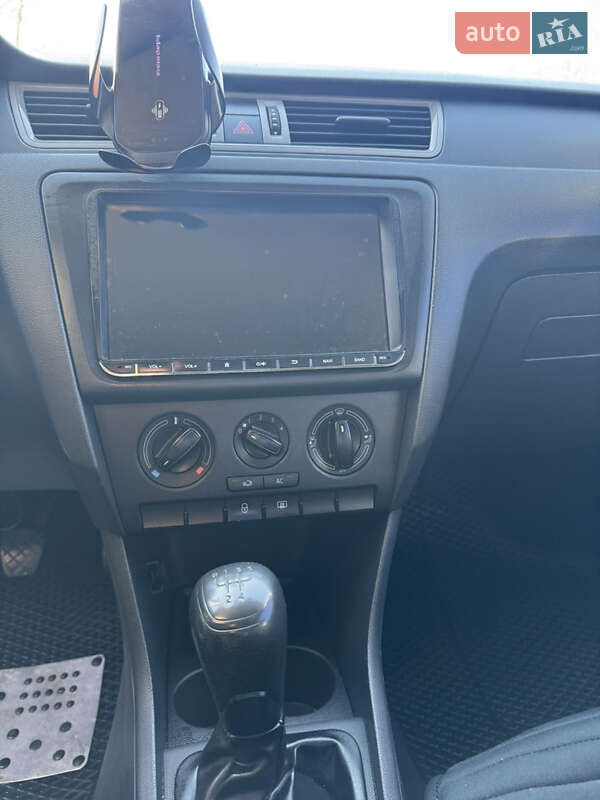 Лифтбек Skoda Rapid 2013 в Днепре