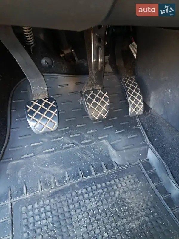Skoda Rapid 2014 VIN TMBAN2NH6EB101698 фото оголошення 23 з 65