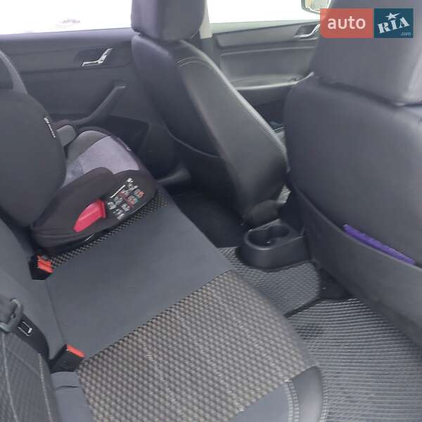 Лифтбек Skoda Rapid 2013 в Тернополе