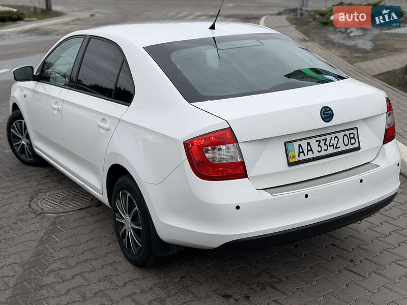 Лифтбек Skoda Rapid 2013 в Киеве