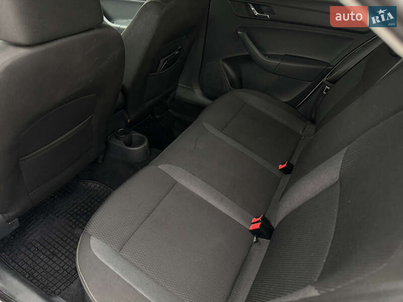 Лифтбек Skoda Rapid 2013 в Киеве