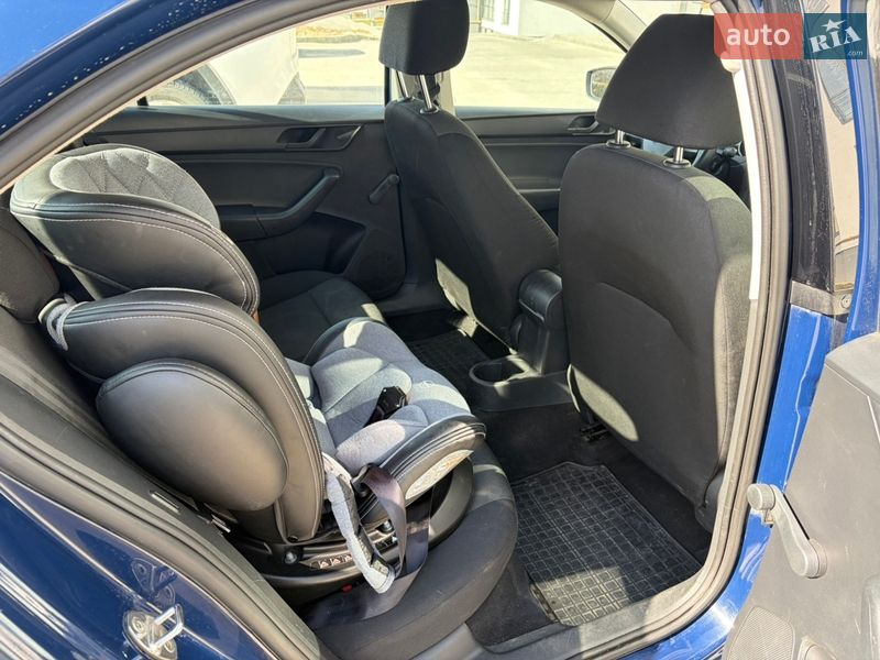 Лифтбек Skoda Rapid 2015 в Новояворовске