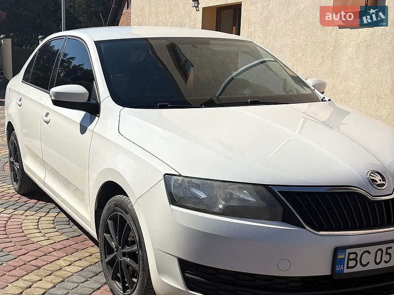Лифтбек Skoda Rapid 2016 в Новояворовске