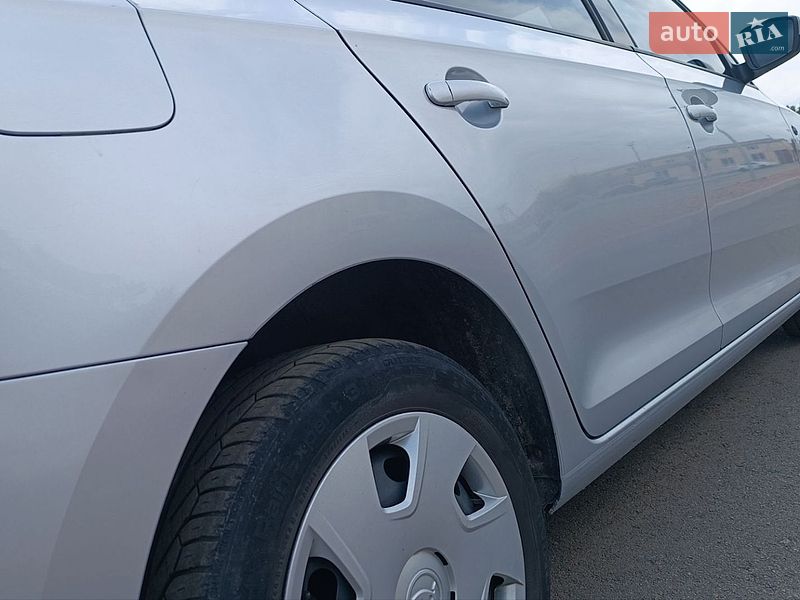 Лифтбек Skoda Rapid 2013 в Сарнах
