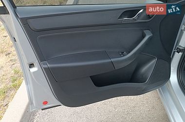 Лифтбек Skoda Rapid 2013 в Сарнах