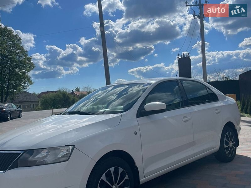 Лифтбек Skoda Rapid 2013 в Долине