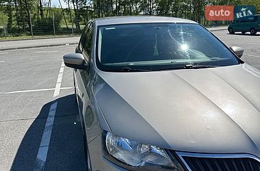 Хэтчбек Skoda Rapid 2013 в Днепре