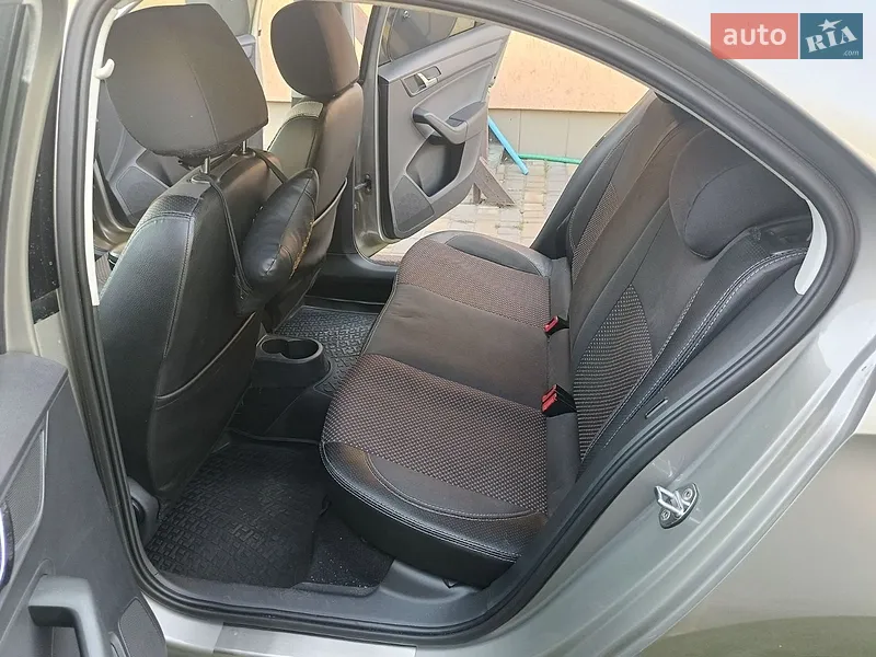Skoda Rapid 2013 VIN TMBAD2NH6DB102318 фото оголошення 26 з 83