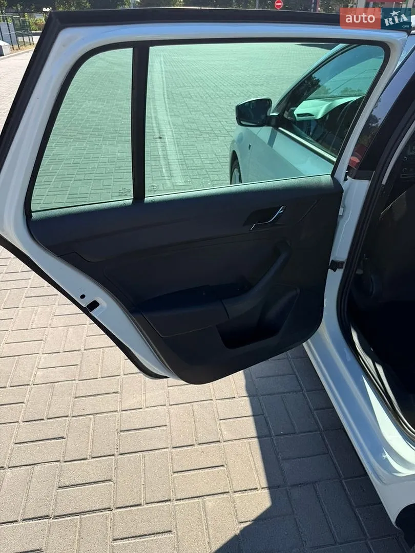 2014 Skoda Rapid - мініатюра 16