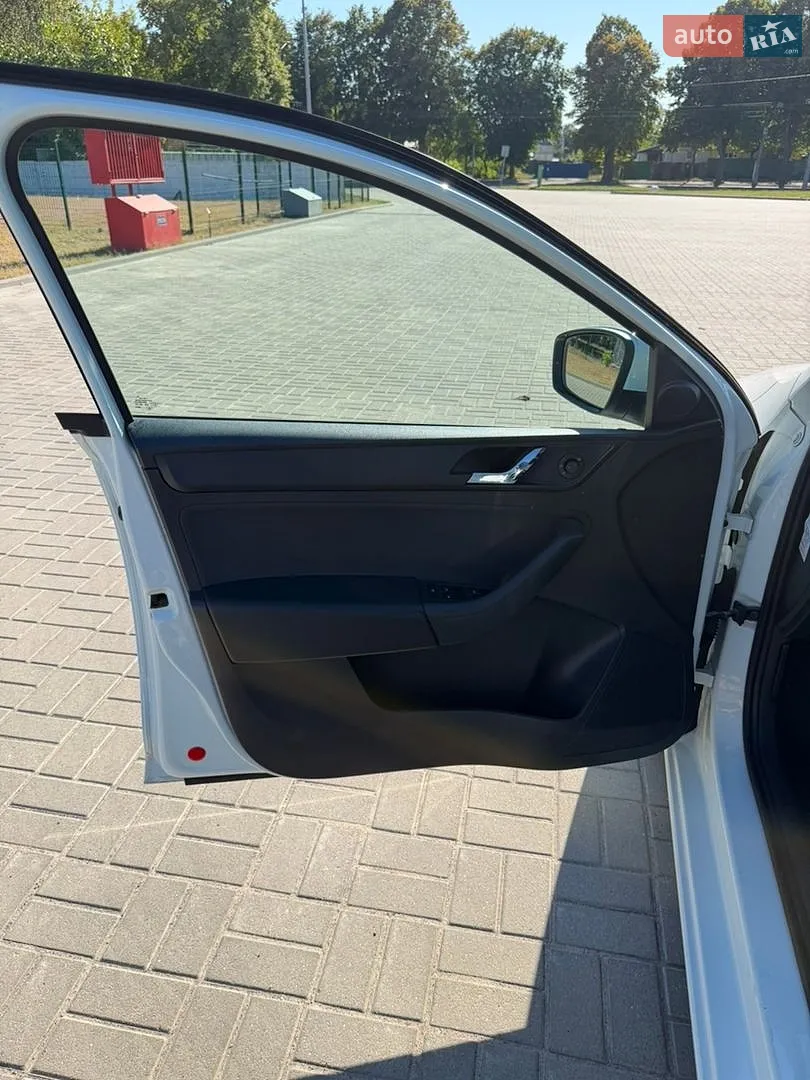 2014 Skoda Rapid - мініатюра 18