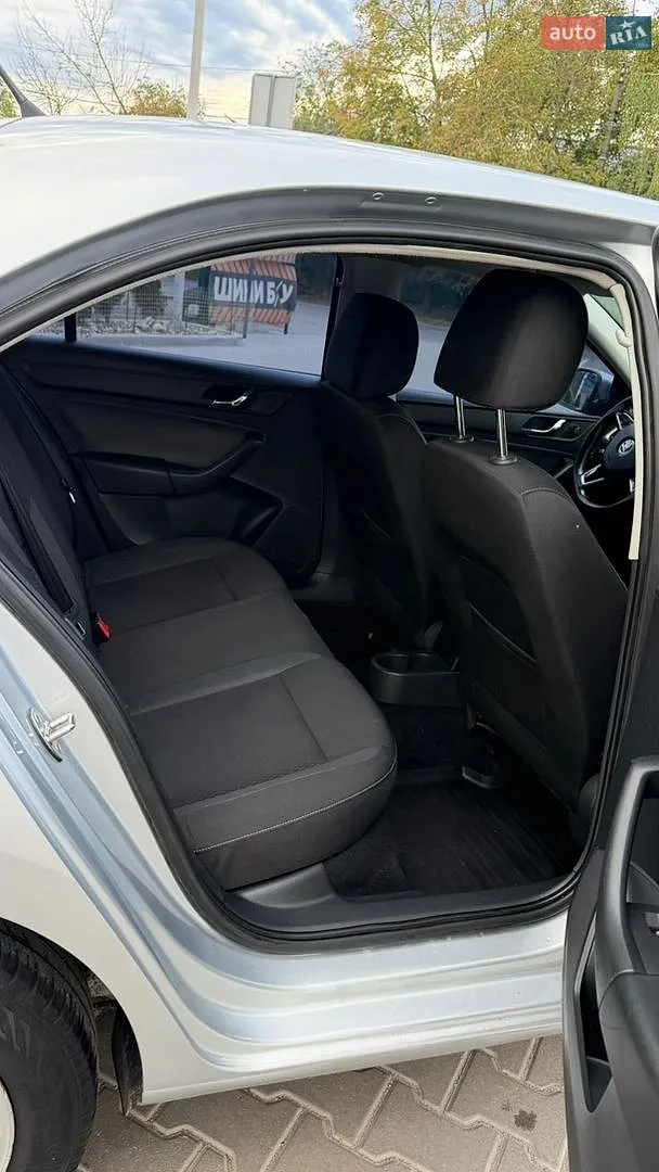 2013 Skoda Rapid - мініатюра 15