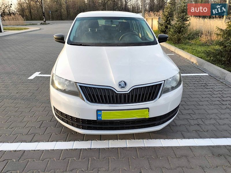 Хэтчбек Skoda Rapid 2015 в Луцке