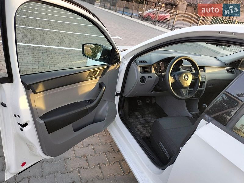 Хэтчбек Skoda Rapid 2015 в Луцке