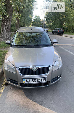 Микровэн Skoda Roomster 2008 в Киеве