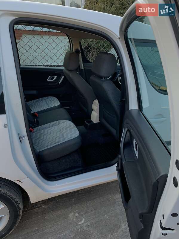 Мікровен Skoda Roomster 2009 в Звягелі