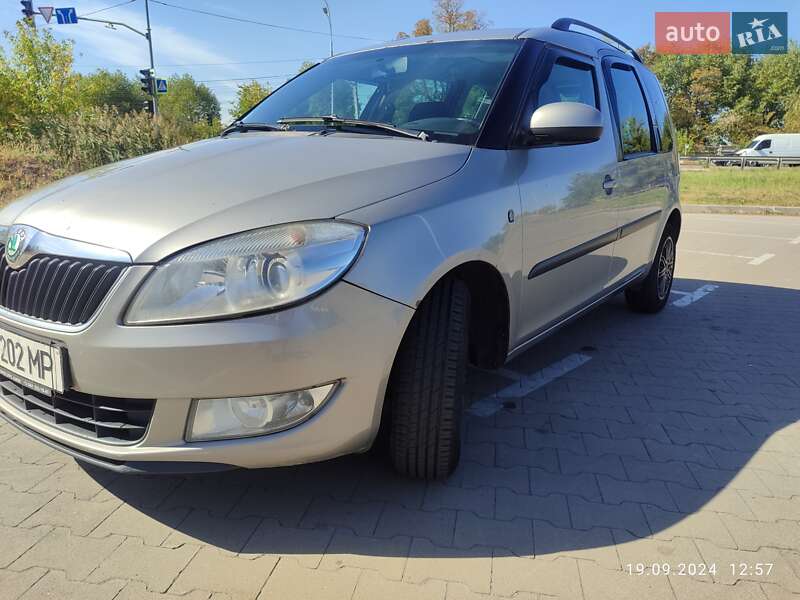Микровэн Skoda Roomster 2011 в Киеве