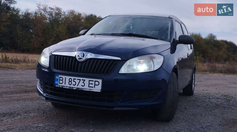 Микровэн Skoda Roomster 2013 в Лубнах