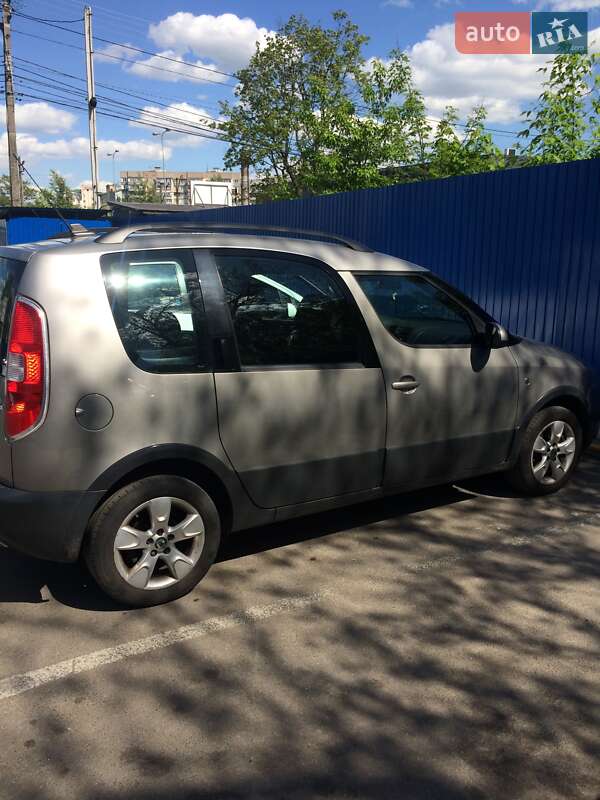 Skoda Roomster 2010 Skoda Roomster 2010