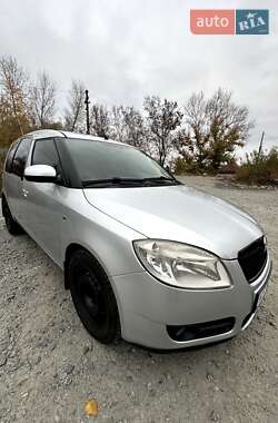 Микровэн Skoda Roomster 2009 в Днепре