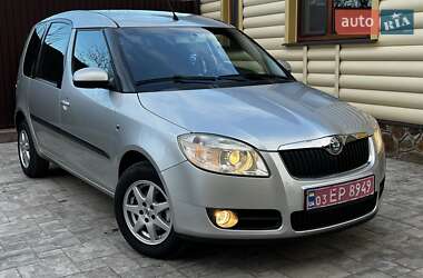 Микровэн Skoda Roomster 2008 в Сарнах