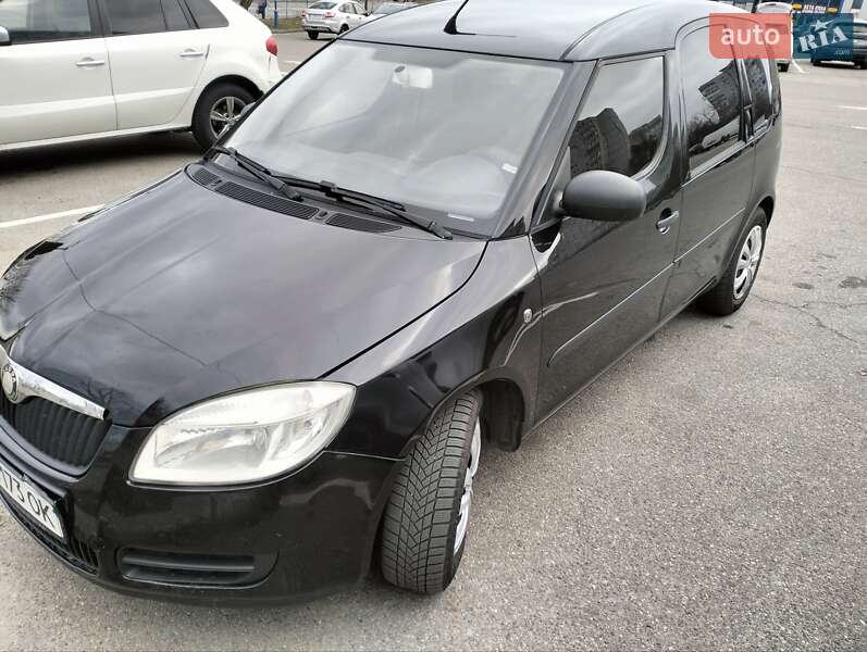 Микровэн Skoda Roomster 2006 в 