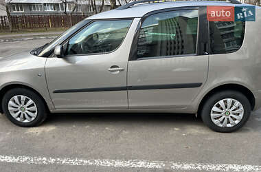 Микровэн Skoda Roomster 2010 в 